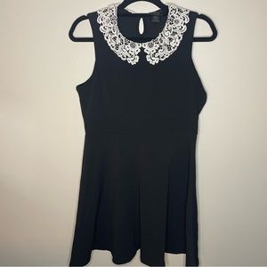 Hot Topic Dress Black with White Lace Collar Sleeveless sz L